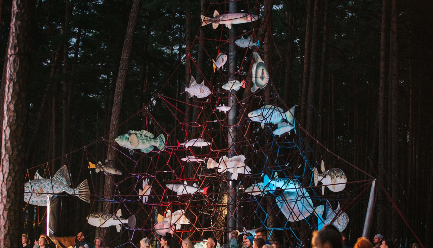 nestāsti pasaciņas