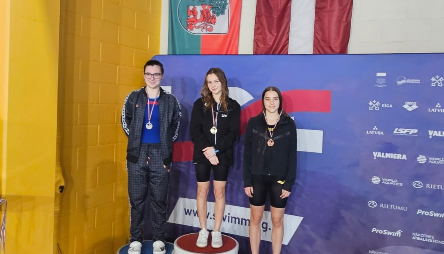 1. vieta Anastasija Jašina un 3. vieta Elza Dzenīte