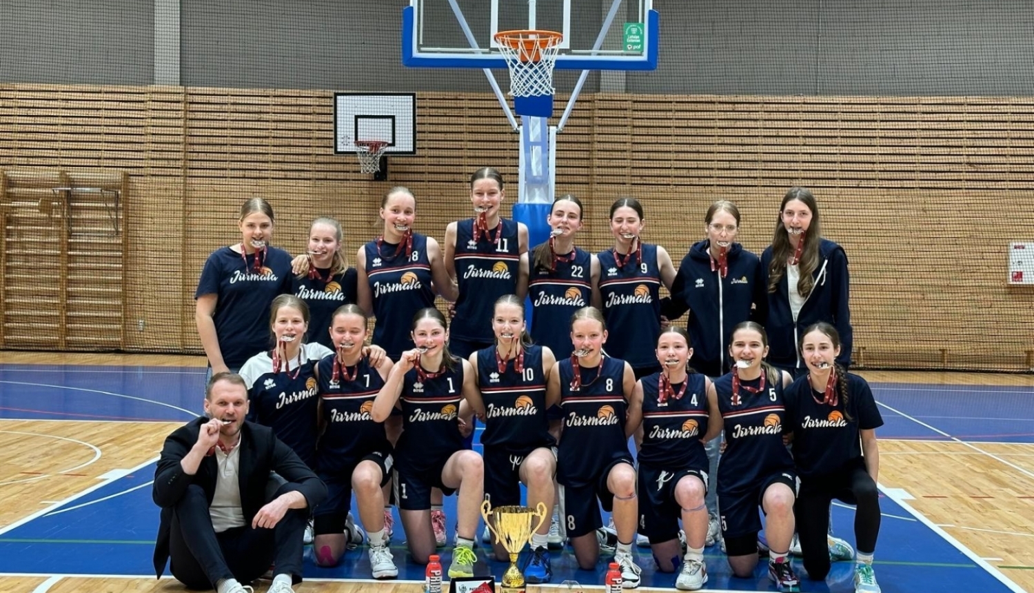 Jūrmalas Sporta skolas U14 meiteņu komanda, izcīnīta 2. vieta