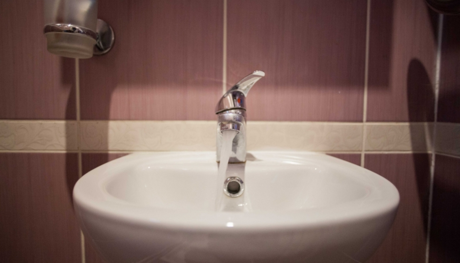 Aukstā ūdens padeves pārtraukumi Edinburgas prospektā