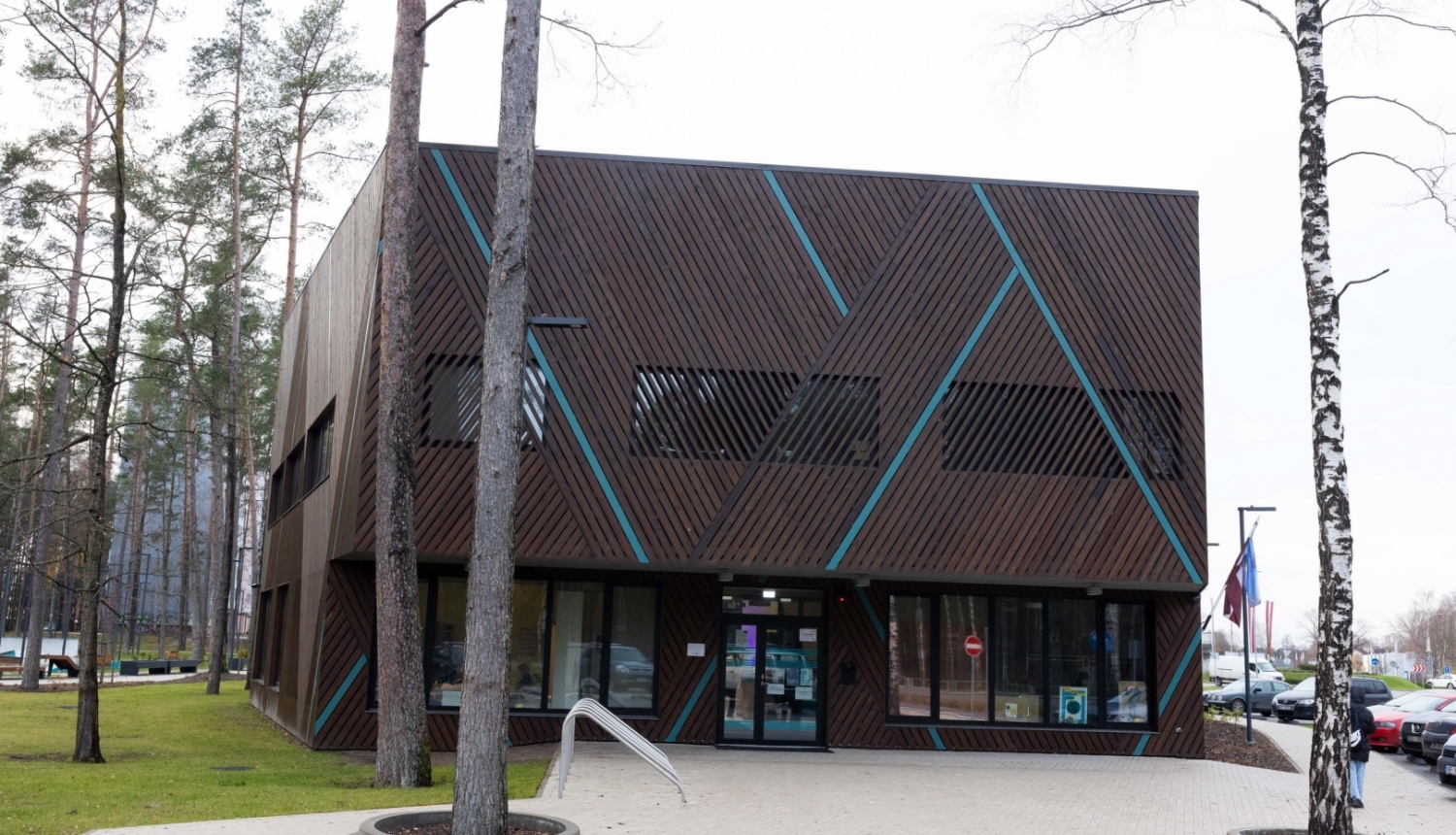 Jauniešu māja Kauguros