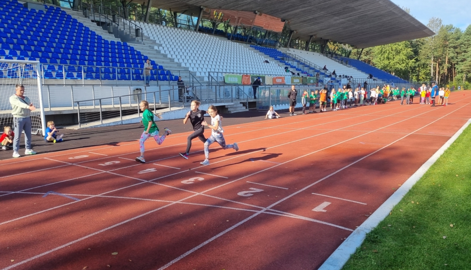 Bērni sporto