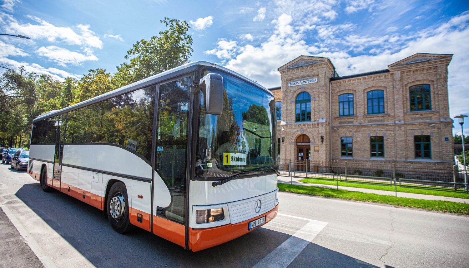 Skolēnu autobuss